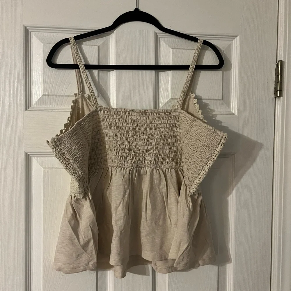 Old Navy Cream Knit Crop Top - Picture 2 of 3